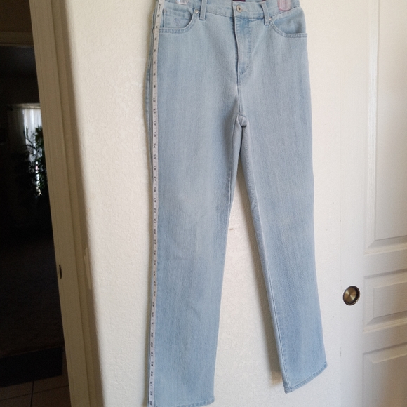 Women's Gloria Vanderbilt Amanda designer jeans size 6 missy light blue denim - Picture 4 of 8